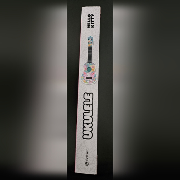 New Hello Kitty Ukulele - Picture 4 of 4